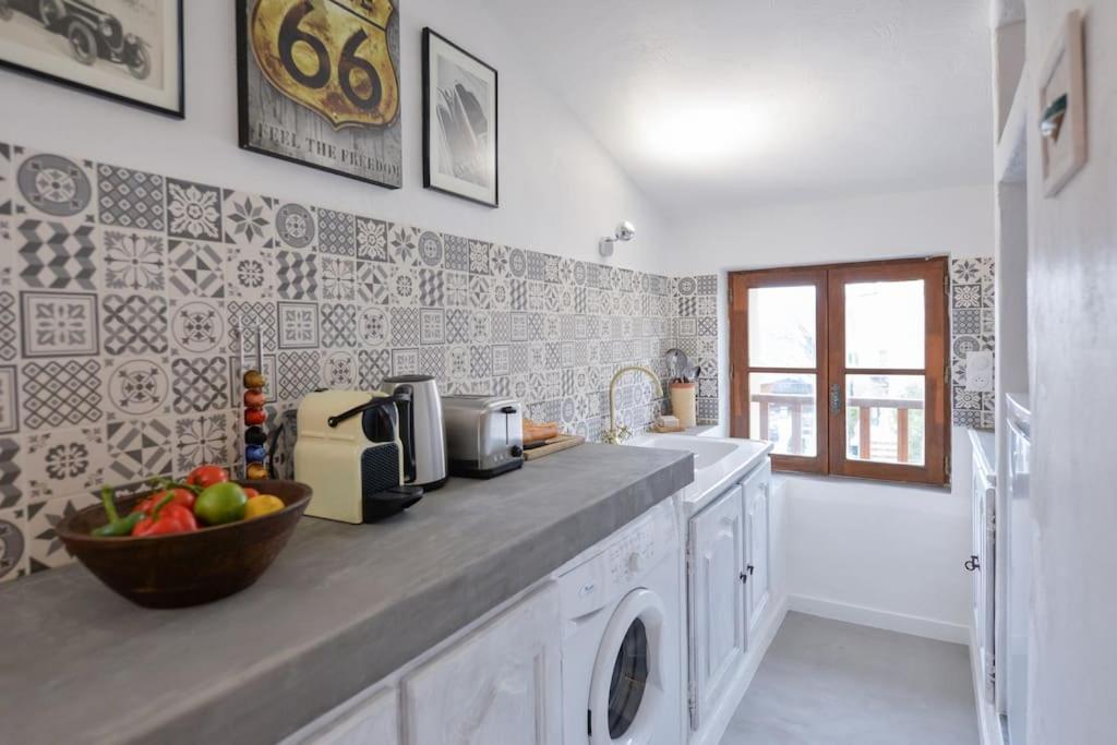 Le Petit Bateau - New Cosy/charming Studio/mezzanine For 3 - Ac/wifi * Antibes